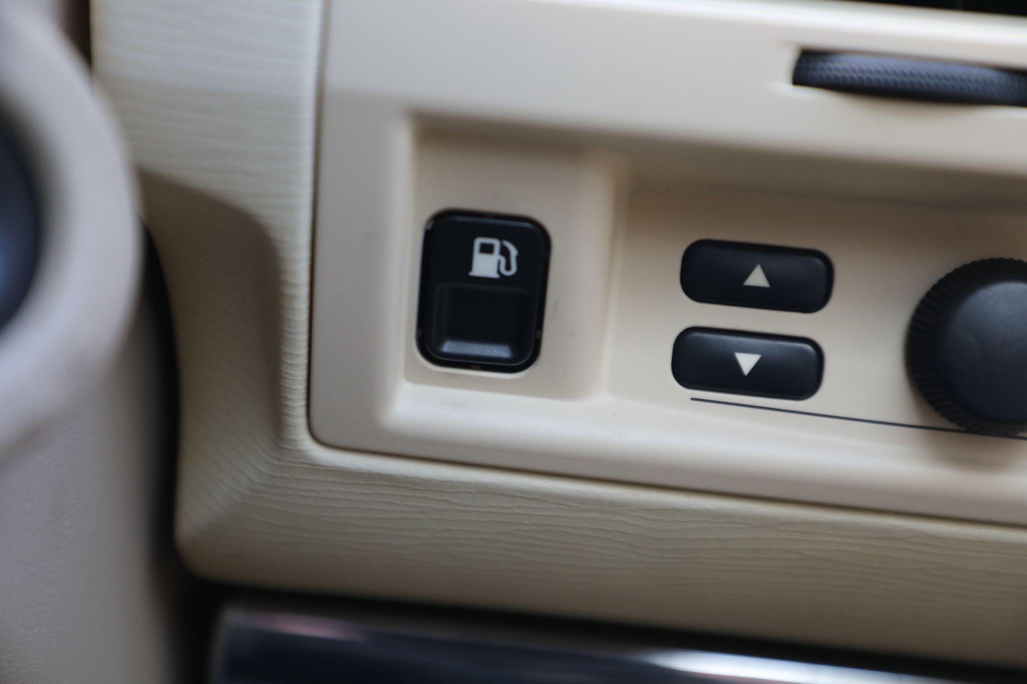 Large vehicle image